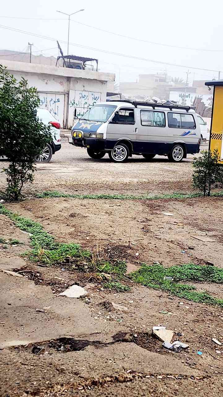 السلام عليكم كيه بسته للبيع موديل ١٩٩٣ السنويه بشهر الثالث تصقط مكينه توني مجفتها الكير فقط الثاني يفلت على الأكثر من القمجي تخم تاير صارلي شهرين من شاده بم ونوزلات جديده كهربائيات كلها شغاله كيج الكاز والحماوه شغالات ويلاه مجليات بالجديد كشنات مال بريجو يحتاج فقط ارضيه ادوشمها صدر امامي وخلفي جديد شادهن قبل شهرين بور ومشط جديدات  شواصي بلاديه سياره كامله وماعاوزها شي كبل للشارع مكاني بغداد الحسينيه مال الراشديه ***********
