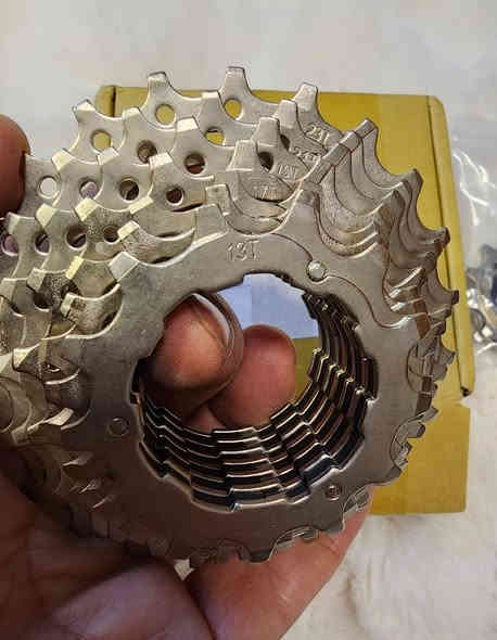 اغراض منوعة خاصة بالدراجات الهوائية 
كل قطعة ومكتوب سعرها.
للحجز او لمزيد من المعلومات ارسال رساله على الماسنجر او على رقم الواتساب *********** 
توصيل بغداد والمحافظات 5 الاف
