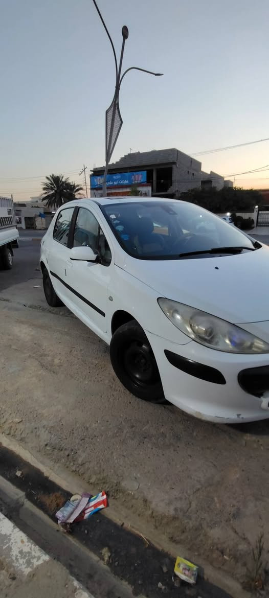 بيجو 307 السياره بدون ضرر بدون صبغ عل بلاد نضيف كلش شركه تريد ثلج عل بلاد 4تايرات جديد محرك كير بل شرط باتري جديد السياره بختصار مابيها اي نقص شغل تبريد روح للبصره السعر 61 وبي مجال للطيبين *********** كركوك, العراق
