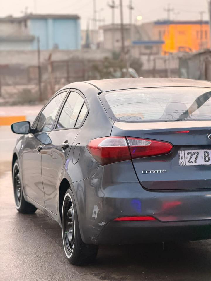 كيه سيراتو ٢٠١٥ خليجي
بيهه جاملغ الخلفي بي ظربه بصيطه وبارد بل باب  وبنيد مبدل اثر حادث بسيط السعر 100 بيه مجال وبيهه مجال حك ***********
