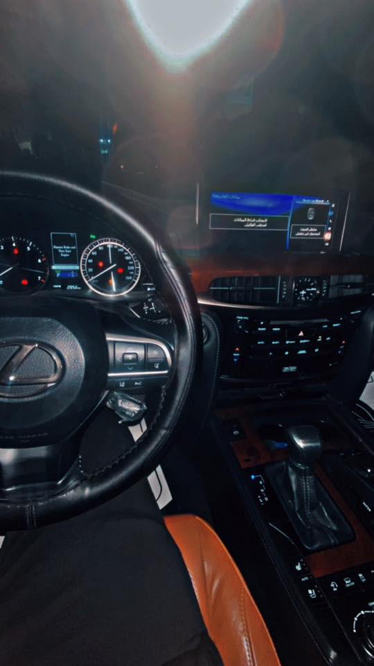 السلام عليكم
عندي لكزس 2016 lx570 super sport سيارة معروفها مواصفاتها ميحتاج نسولف بيها فقط دعاميات صبغ باقي مكفول من صبغ تبديل بارد كير مكينة حدادية كله كارتون
رايد مراوس بكاديلاك اسود 
***********
