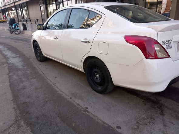 نيسان سني 23 مكفولة من الصبغ والبارد مغلفة كشنات وأرضية أربعة جام كهرباء قطعتين تبريد شاشة وكاميرا خلفية مكان السيارة بغداد حي الجهاد السعر 120 ورقة قفل ***********
