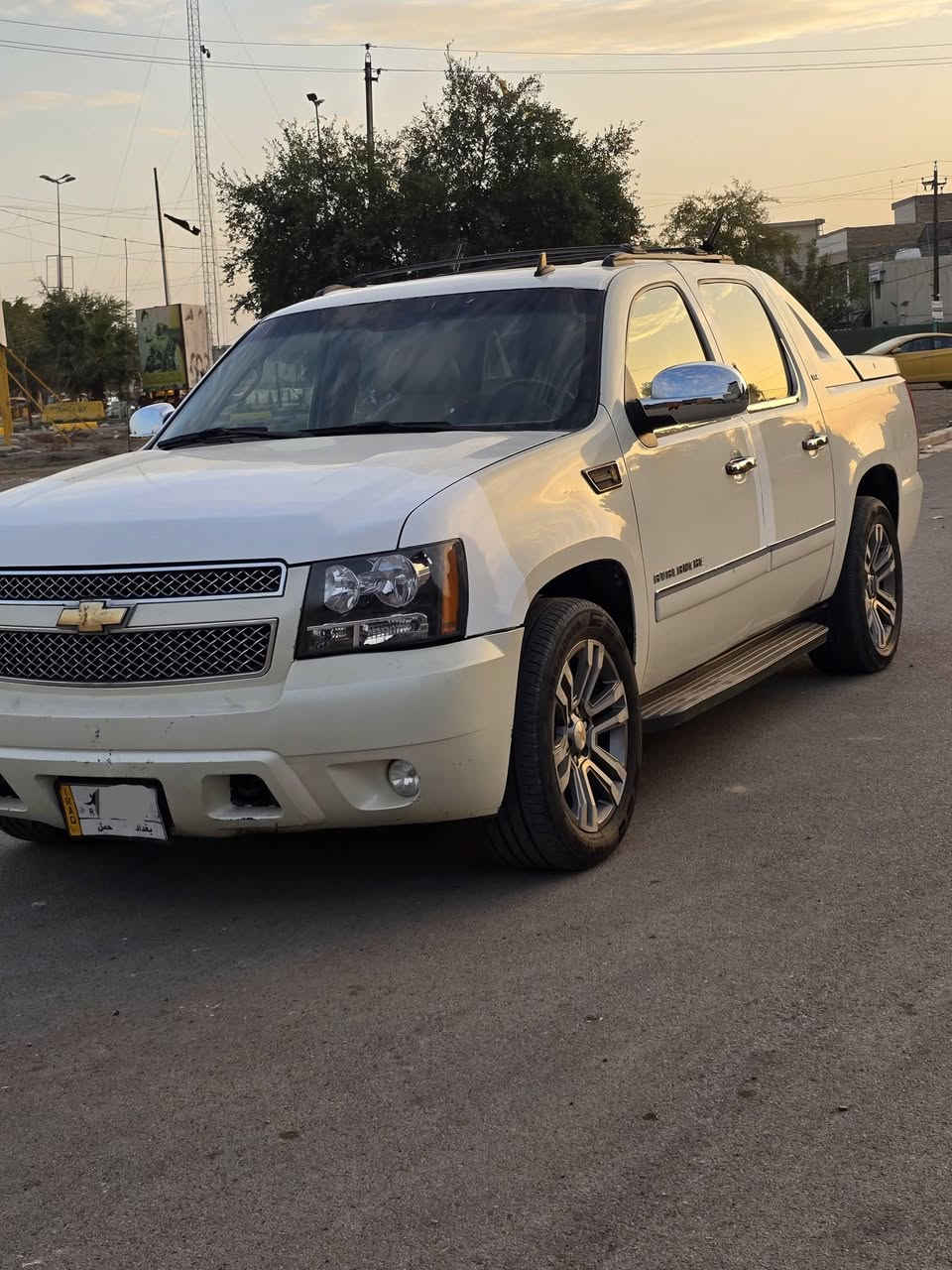 السلام عليكم عندي شفرولية افلانج LTZ 2011 فول مواصفات مكينة ٥٣٠٠ كير مكينه حدادية جديد بيها ٣ قطع صبغ رقم مميز السعر ١٦٢ للبيع او المراوس وهذا رقمي ***********
