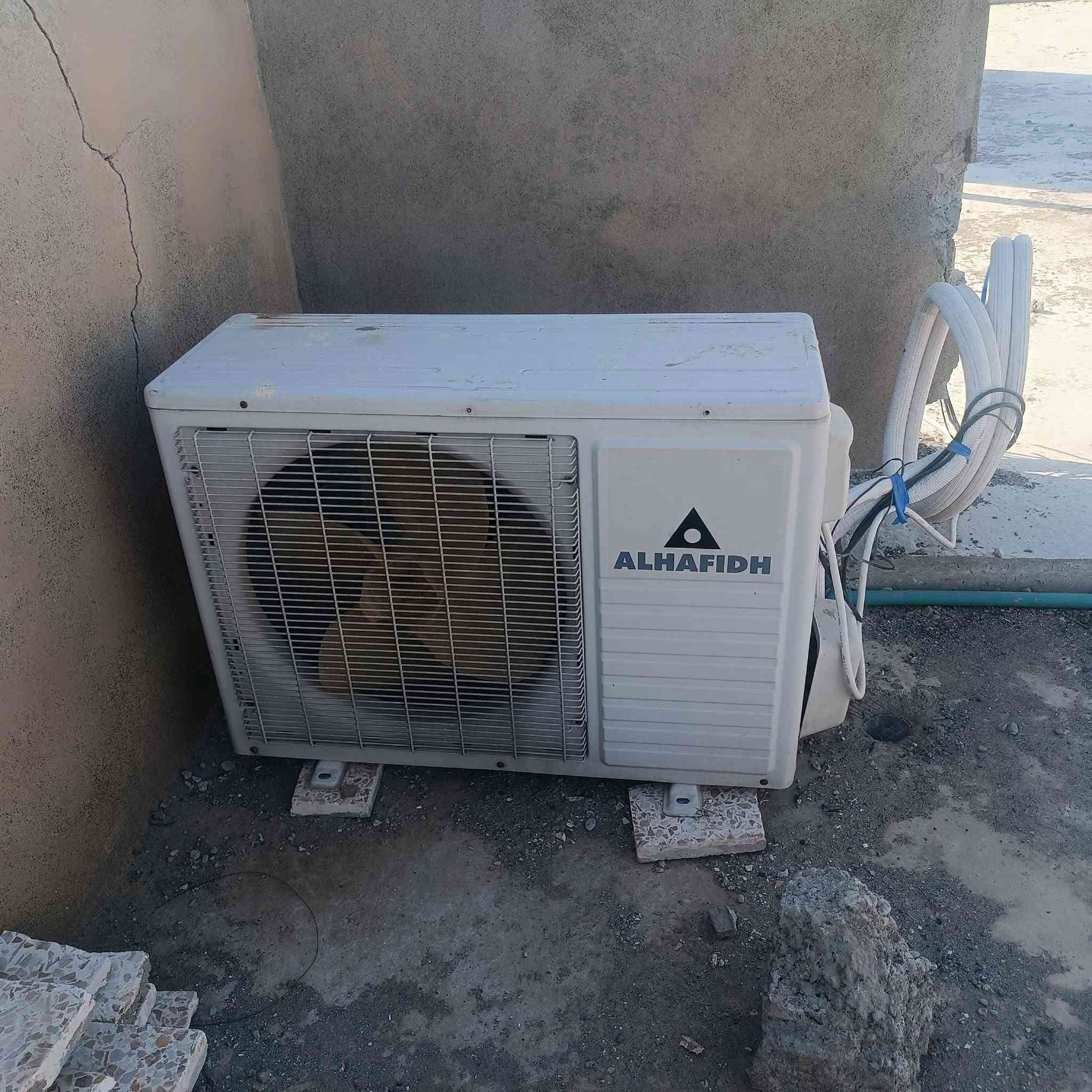 سبلت الحافظ عاطل طنين وسدس للبيع المكان الموصل الايمن للتواصل ***********
