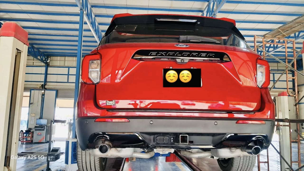 سلام عليكم 
فورد اكسبلور 2023 ST-Line
رقمها اربيل بأسمي 
هزه وفحص وسنوية جديد 
مواصفات هواي كلش كشن VIP 7 راكب
كشنات كهرباء وتدفئة ..وستيرن تدفئة وتشغيل عن بعد ورادارات وكاميرات ٣٦٠ وكومة بيها مواصفات ال ST-Line
سيارة مابيها اي قطعة صبغ بجم كبس بدون ايرباك
فقط بالهلال الخلفي  صبغ شبر
الباب مبدل اصلي باب اصلي نفس لون السيارة الاصلي ١٠٠ بالمية 
يعني بالسونار ماكو اي صبغ ولا قطعة￼
السيارة استخدام شخصي ماشي ٢١ الف 
مكانها بغداد السيدية
للأستفسار
***********￼
