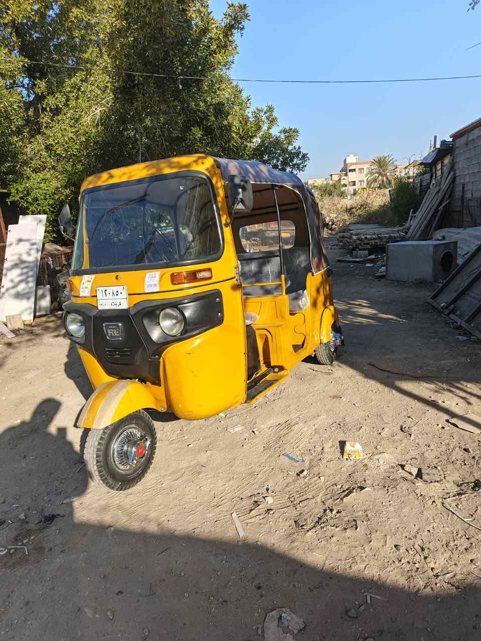 السلام عليكم تكتك البيع موديل ٢٠ بيها دواسات  معمره وبيها بارد يم بك لايت مكان بغداد الغزاليه
***********
