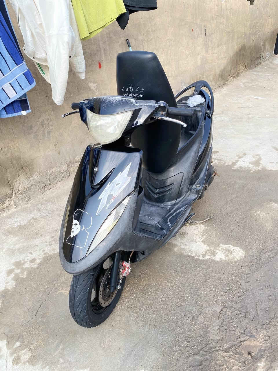 سلام عليكم  دراجه ماكس عدله دراجه كلشي شغال سف وشاير وهورن كلشي شغال ومكينه ما مفتوحه تاخذه شرط الفحص رقمي واستاب متواجد ***********
