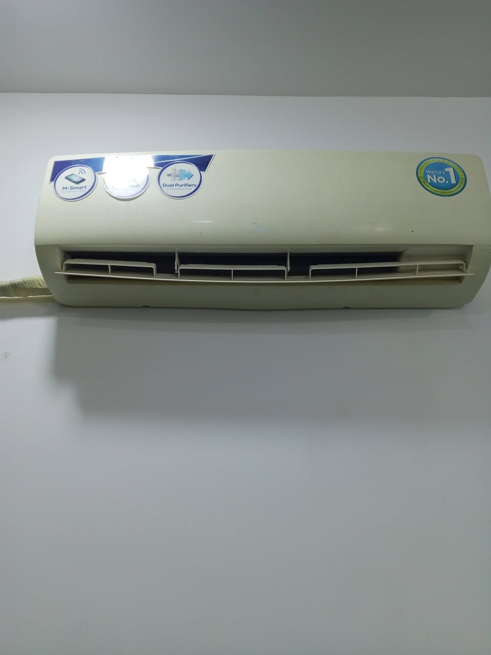 السلام عليكم سبلت ميديا 2طن نضافة90بل /100 تدفئه وتبريد تفحص وتاخذ السعر350قفل /وتساب***********/***********
