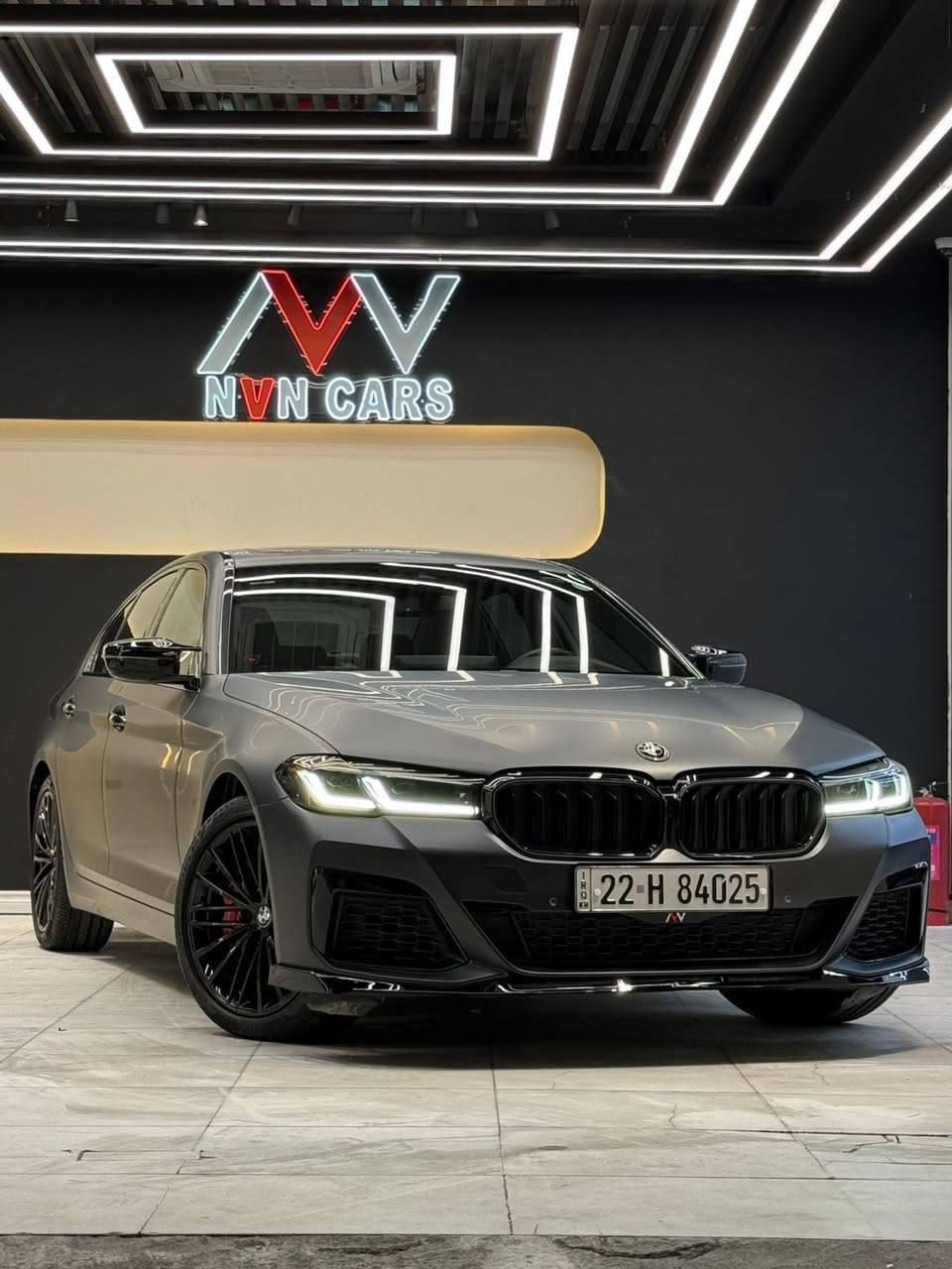 Bmw 540i 2021
3.0L twin turbo 52000 km 
السيارة مغلفة ppf طافي يم nvn
سيرفس يم العروش 
سلايد 
كشنات جلد 
كشنات فل تحكم 
تدفئة كشنات 
خزن وضعيات قيادة
تحديد مسار 
حساسات داير ٣٦٠
داتا شو 
تحكم بالايماءات
اربع وضعيات قيادة
جنطة شفط 
و باقي مواصفات ال Bmw 
حادث قطعة وحدة جاملغ جهة السايق بدون دواخل 
بدون ايرباك 
السعر 38,500 $
بغداد منصور او اعظمية
***********
