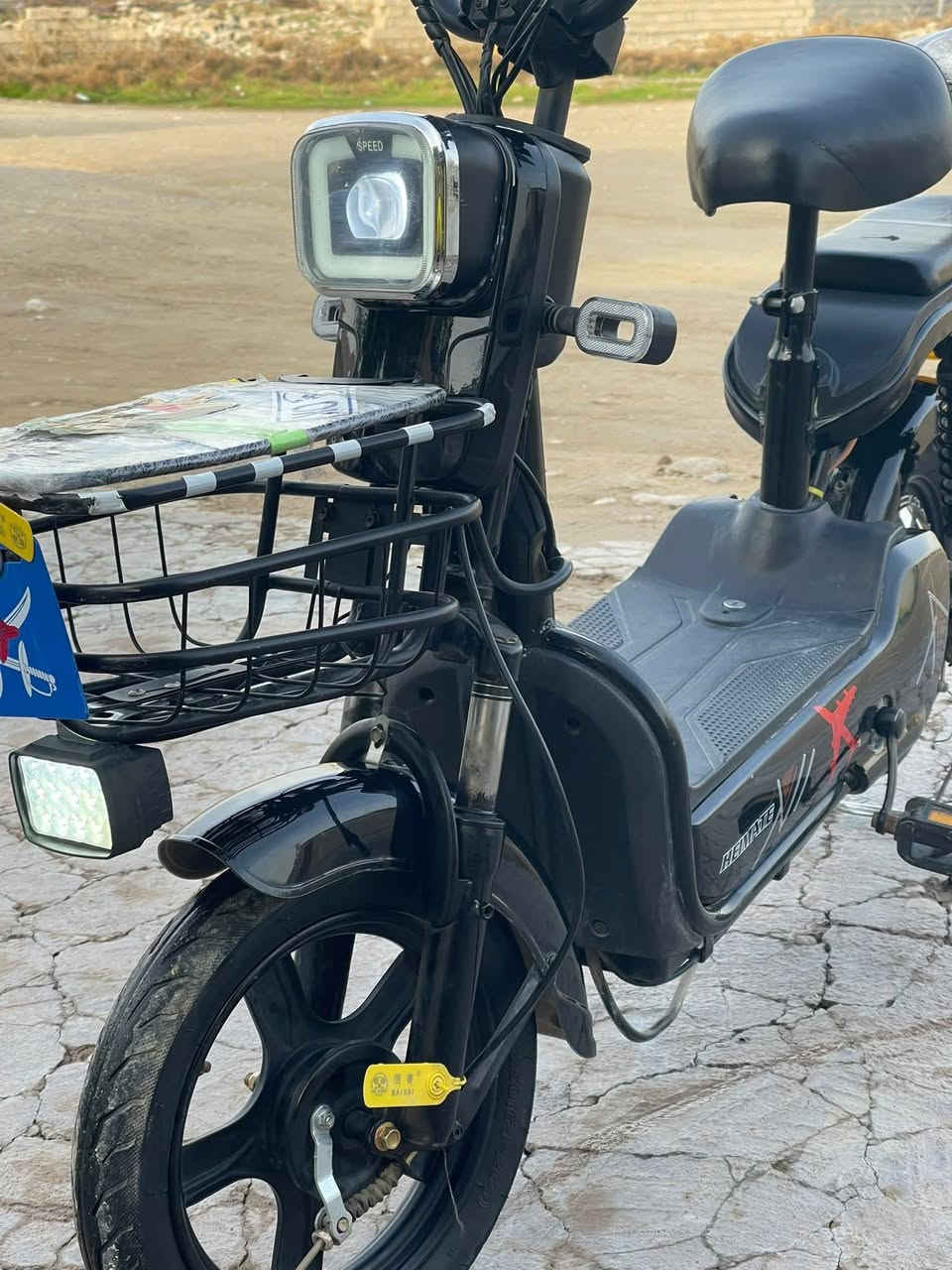 سلام عليكم دراجه شحن للبيع حجم 14موديل 2025
دبل اشاره بلاجكتور دراجه نضيفه كهربائي كلها شغال ما بي عيب ملف 350اربعه بطاريه سعرها 230الف وبيها مجال رقم موبايل***********
