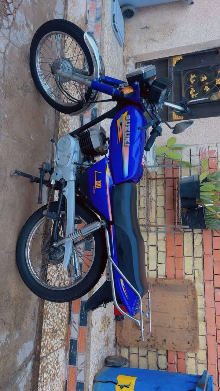 سلام عليكم
سازوكي خبط AX100ياباني اصلي مو صيني هذا الجديد 

نظافه فوول كدامكم كامل من كلشي مكينه برغي ممفتوح بيه بدون اوراق مكاني الشعب 

رقم ***********
