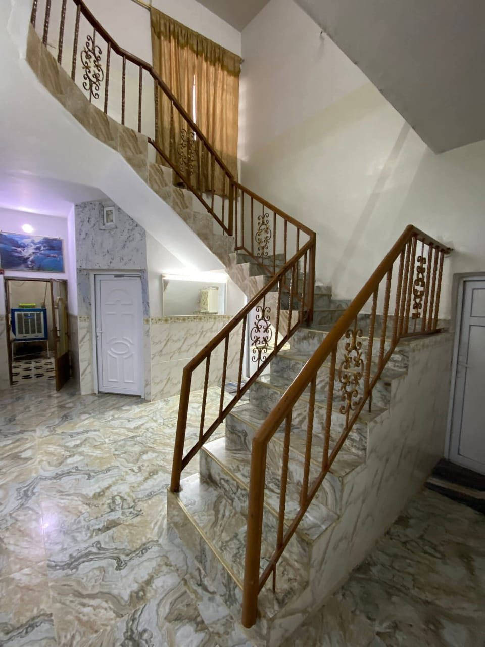 بسبب الوعود الكاذبه رجعنالكم بهل دار الجميل سعر مساحه 200 متر حي عسكري قرب ماركت المرهون طابو صرف بسم شخص واحد معاملتك مع صاحب الدار مباشرتا الاتصال 
***********
