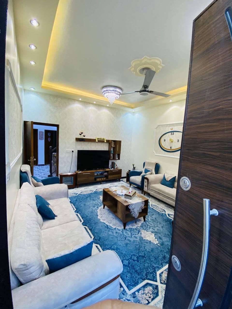 المساحة 160م
بناء طابوق

طابق واحد 

البيت بناء جديد واستخدام قليل كلش

الدار (( زراعي)) او بدون اثاث ✔️

لل اسفسار اكثر ال اتصال على رقم الهاتف

 ***********
