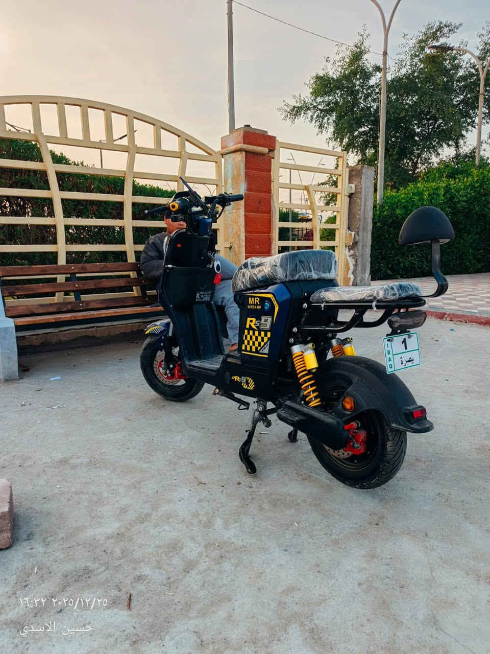 السلام عليكم دراجة شحن RS9سبورت فول صارلها عندي شهرين بطاريات جدد باكيت بطاريات من شركة وينلي ملف 1500، دراجه ماناقصه شي مرتبها على ايدي وكدامك صور ونضافتها 

(ملاحظة بيها دحجه بسيطه ماتبين) 

لتواصل ***********

السعر 525وبيها مجال لشراي 

(رجائاً لمو شراي لا يتصل)

