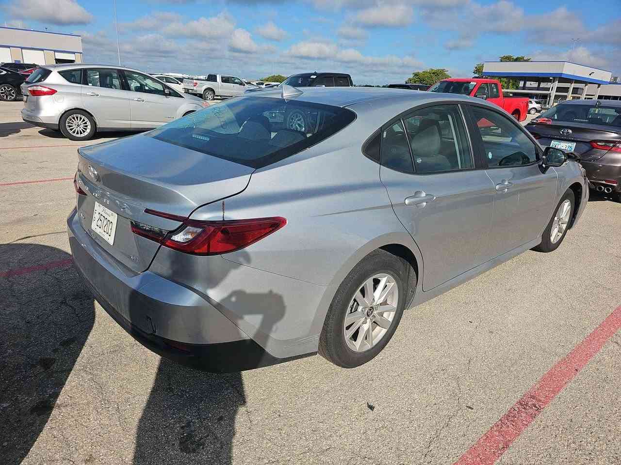 السلام عليكم
كامري ٢٠٢٥ هايبرد بدون ايرباك حادثها كلش بسيط حالياً موجوده بالحره ابيع مطروح ١٧٦ وبيها مجال
***********
