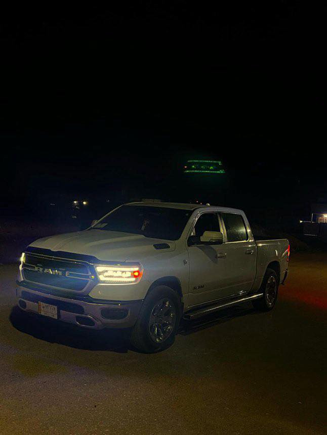 سلام عليكم مراوس اوباما شرط s. 2017فما فوق 

—————————————————————————
دوج رام 2020
وارد امريكي حادث جاملغ وبنيد
مكينه 8 هيمي 5.700
مواصفات لونك ستار 
*منافد تايبسي عدد 8
*ويل 20كروم
 * حساسات اماميه .
*   حساسات خلفية .
*   كاميرا خلفية .
*   دوسات جانبية بلاد.
*   مكيف خلفي .
*   الويلات مع الاطارات مخصصة للطرق الوعرة .
*   منظومة كاملة لقطر العربات .
*   المرايا الجانبية قابلة للطي كهربائيا .
*   الشباك الخلفي كهربائي .
*   هاند بريك كهربائي
*السيارة بدون ايرباك
السيارة جاهزة مابيها كل نقص
***********
