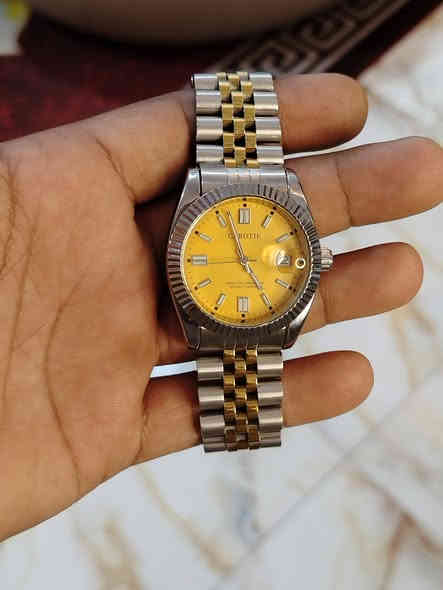 السلام عليكم   4 ساعات 3 اوتوماتيك وحده نصب تكويك اطلاء ذهب يوجد توصيل واتساب ***********
