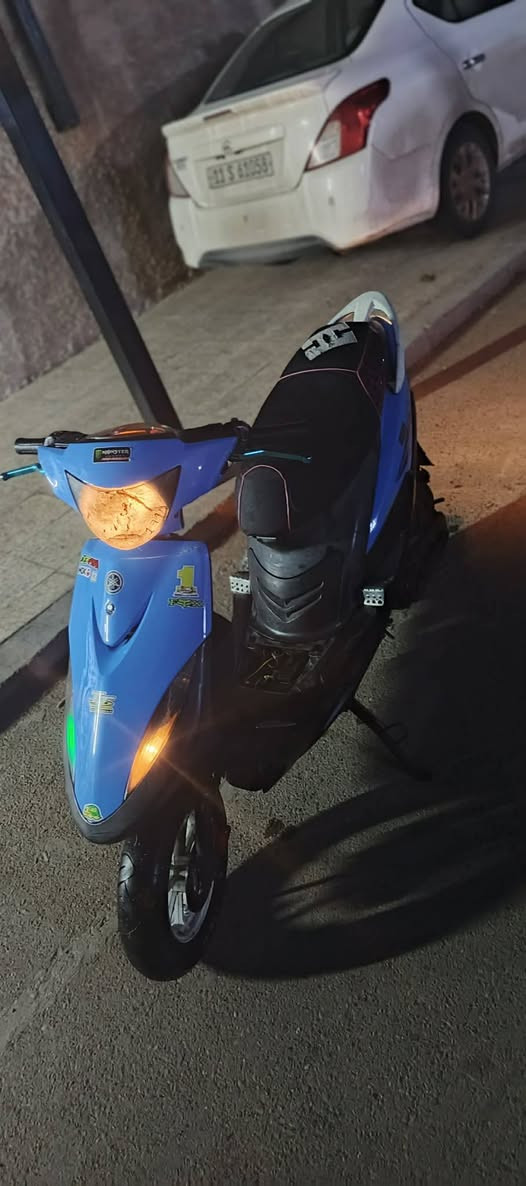 السلام عليكم شباب ماكس عدله للبيع مستعجل عل بيعتها نظافه واحد عل واحد تجي تشوفها بعينك مابيها اي نقص دراجة خير من الله مكاني بغداد البياع للتواصل عل هذا رقم ***********
