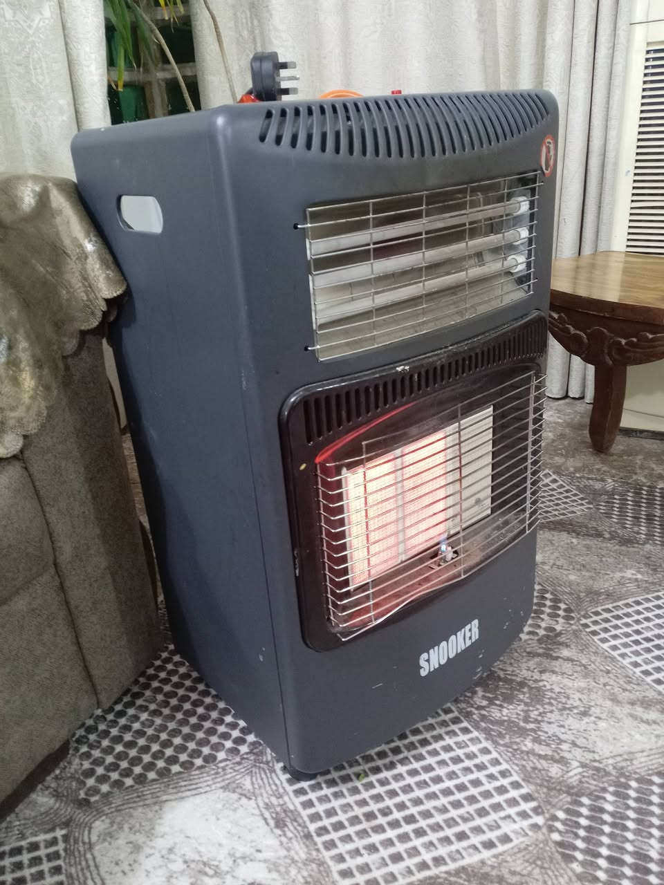 للبيع
صوبة ماركة سنوكر اصلية تشتغل غاز وكهرباء نضيفة جدا مابيهة اي نقص مكاني حلة مركز للاستفسار
***********
