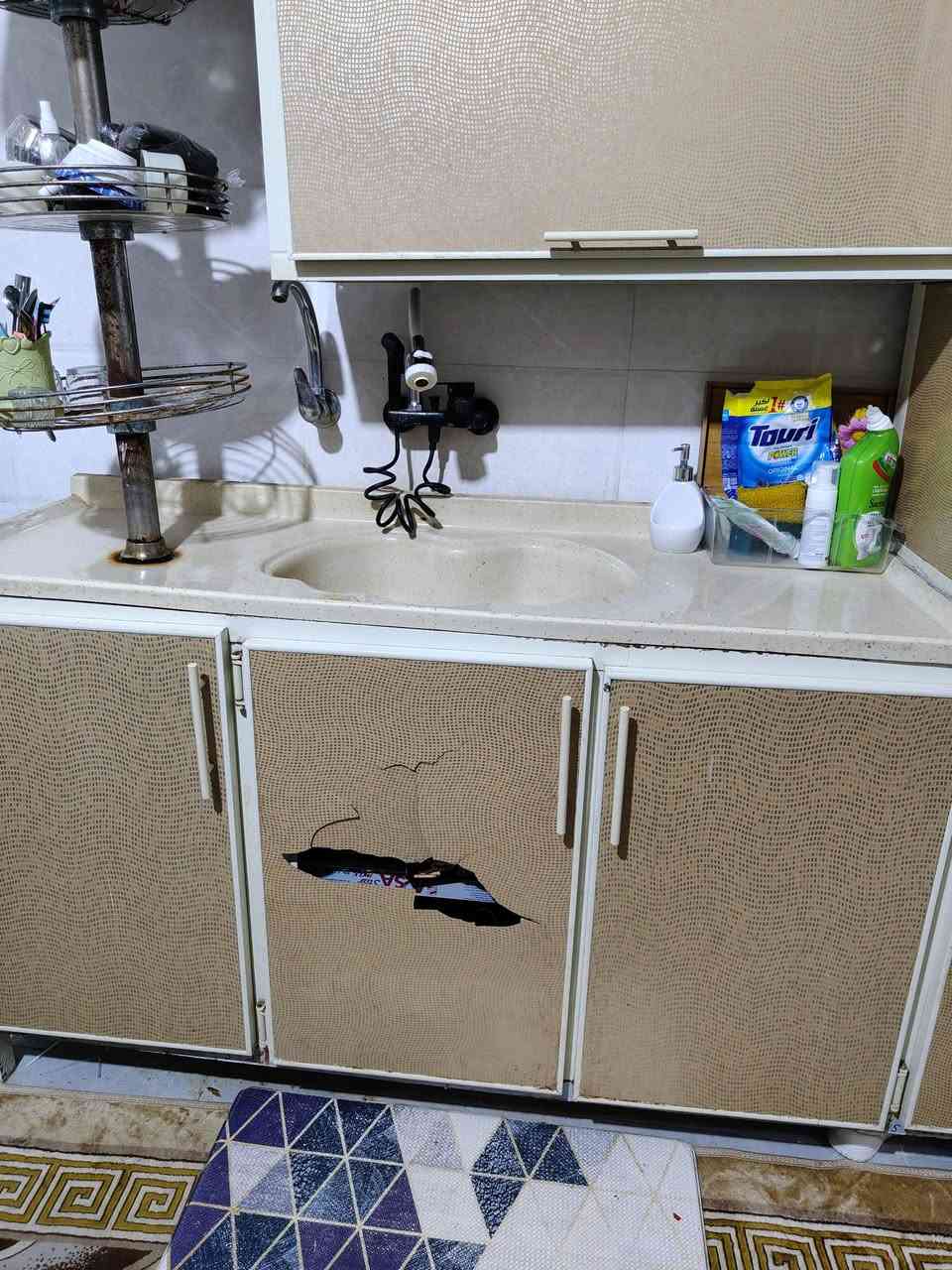 كاونتر للبيع نظيف مثل ما واضح بالصورة فقط الباب يرادلهة تصليح بسيط و شي قليل بالمرمر السعر 175


**إذا كنت صاحب هذا الإعلان وتريد حذفه لأي سبب، رجاءا أرسل رسالة إلى الدعم الفني**