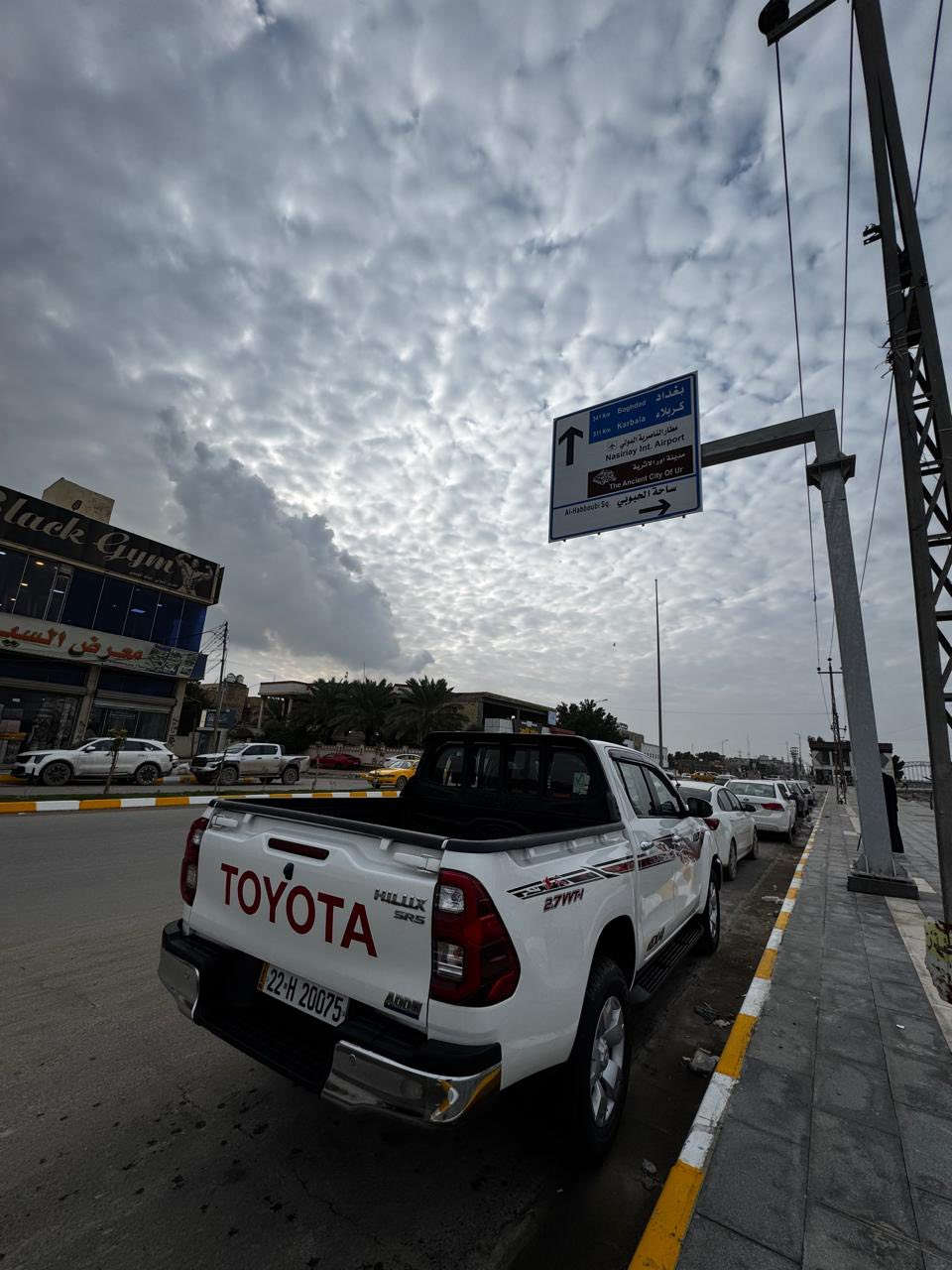 السلام عليكم بيكب هايلوكس فور ويل4X4 كير عادي شاشه تحكم ستيرن كأمره حساسات سبير ما نازل تايرات الشركه دنلوب مطفايه السياره ساز نضيفه كلش كاعيات الشركه رقم أربيل مداور شرط مراوس ب اوتماتيك مكاني ناصريه للتواصل ***********
