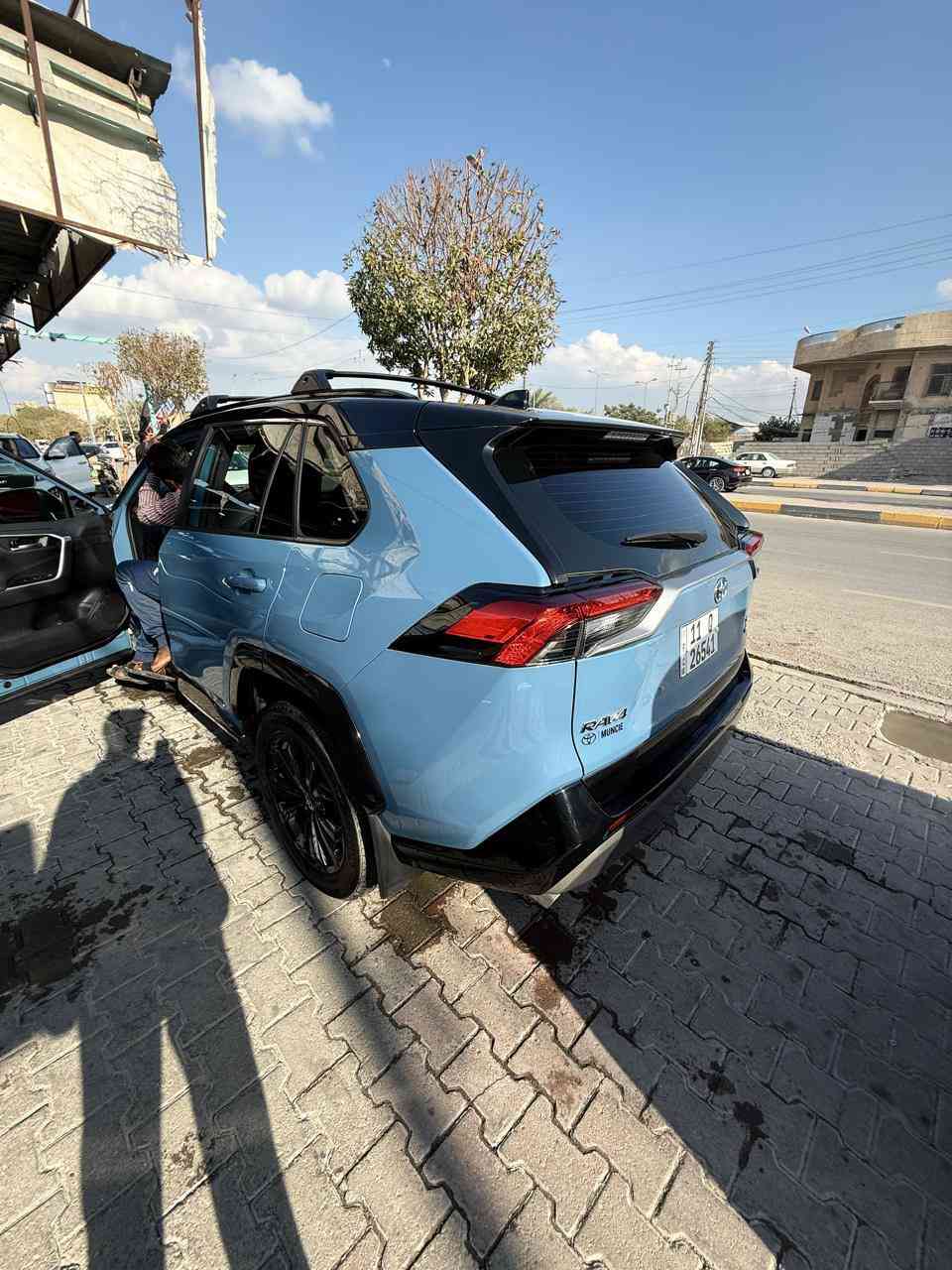 السلام عليكم
تويوتا راف فور 2022
تو كلر 

وارد امريكي مواصفات xse فول مواصفات 

صور الحادث موضحه بالمنشور 

تبديل دعاميه فقط الباقي كله بلادي 
بدون اير باك
مواصفات السياره معروفه 

ماشيه80 الف 

مكانها كربلاء  

السعر 250 بيها مجال بسيط 

اي استفسار   ***********￼
