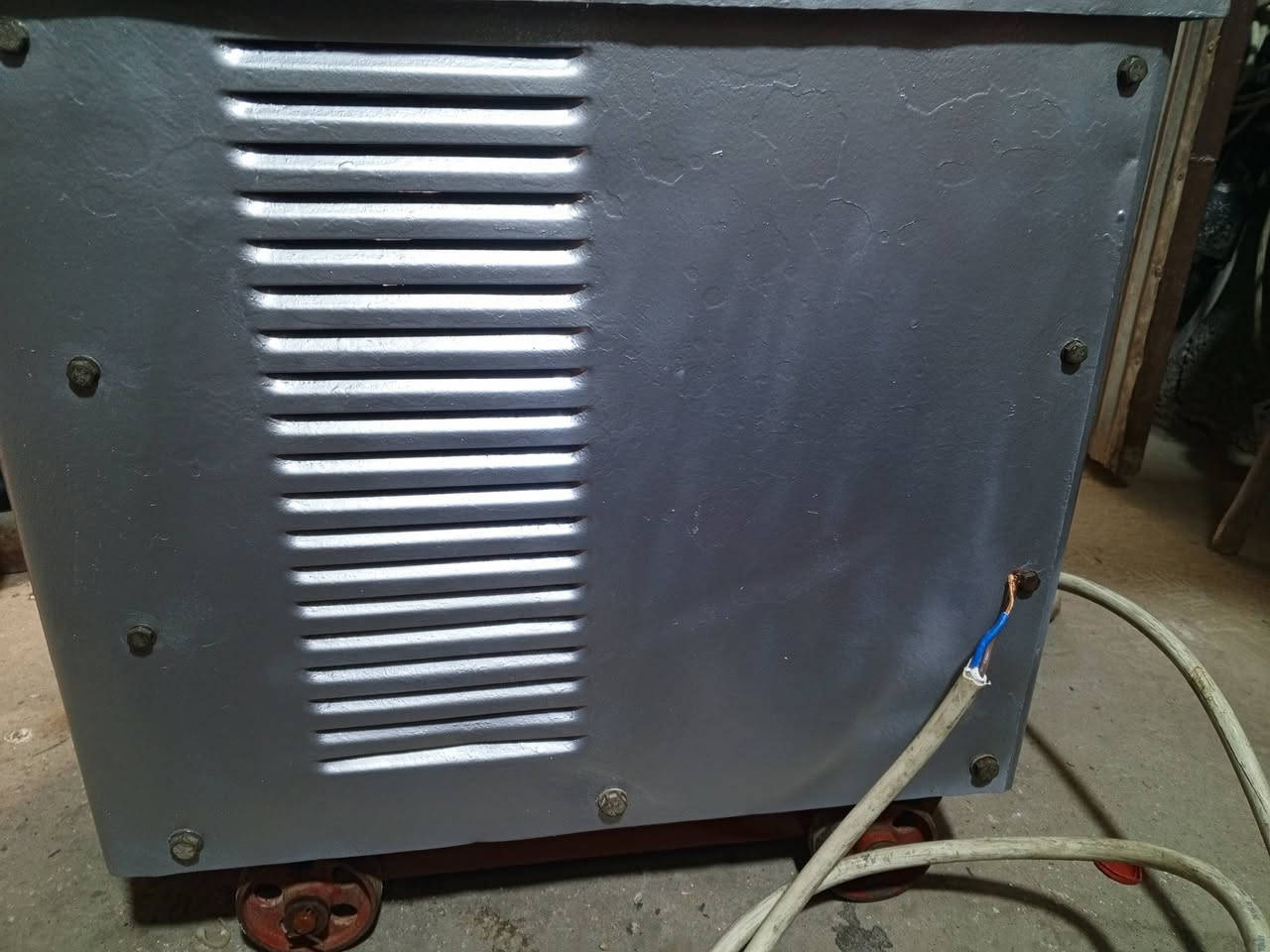 مكينه لحيم لحيم اخت الجديد ما مستخدمه هواي شغلات بسيطه في البيت مو مال معمل السعرها مليون أونصة قفل  الشراي يتصل على هذا الرقم  ***********
