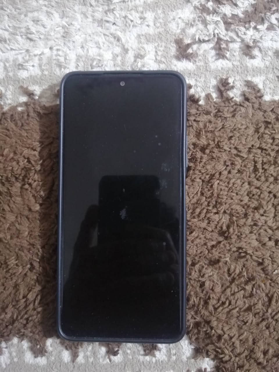 السلام عليكم خوان جهاز شومي 10 برو جهاز ذاكره 128 جهاز نضيف يدعم بال بوبجي 60 فريم جهاز ما داخل تصليح  بد بيه بس ضهر مكسر رايده 95 وبيه مجال رقم ويساب ***********
