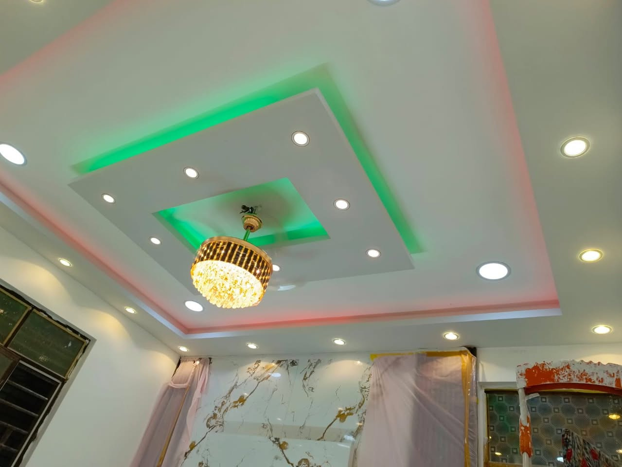 (ديكورات جبسن بورد) واتساب (***********)
كلاسك ملكي 
تغليف جدران
سقوف ثانويه 
بديل الرخام 
ب انسب الاسعار.... 
مكان بغداد
