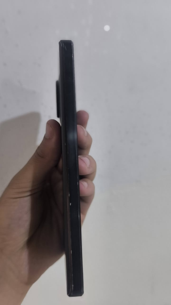 جهاز Sharp Aquos R7 الياباني نسخة شرق اوسط
🔺الذاكرة : 256 والرام 12 
🔺المعالج : Snapdragon 8 Gen 1
🔺الجهاز من حيث الكاميرا والمعالج فلاكشب 🔥 
🔺شرط مامفتوح ✅
🔺پبجي 90 فريم HDR
🔹السعر : 170 الف بيه مجال💙
فقط بيه هاي النقطة.بلشاشة.وشرط ماتمشي موضحة بلصورة
رقم الهاتف /***********

