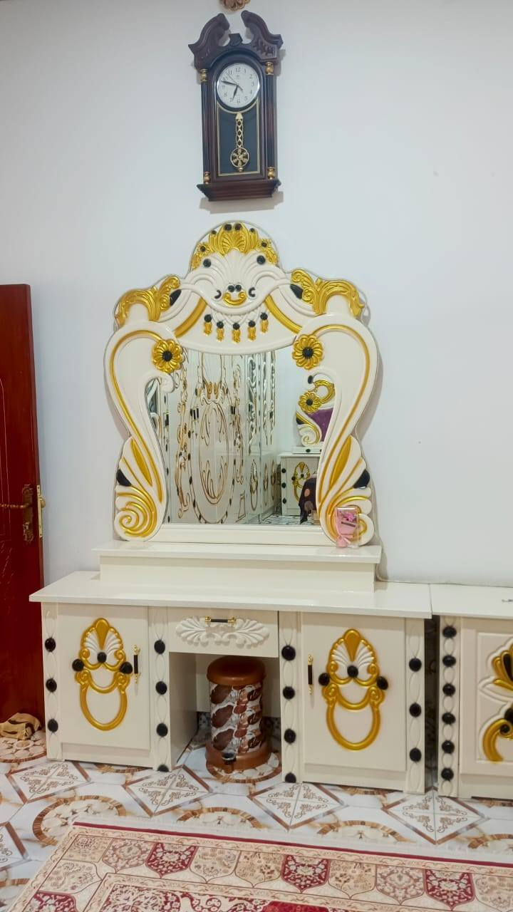 ماعندي خاص هذا رقم راعيها بي واتساب ‏‪0789 374 0319‬‏
غرفه نجاره تسگام 
جديده مامستخدمه 
المكان بالغراف
