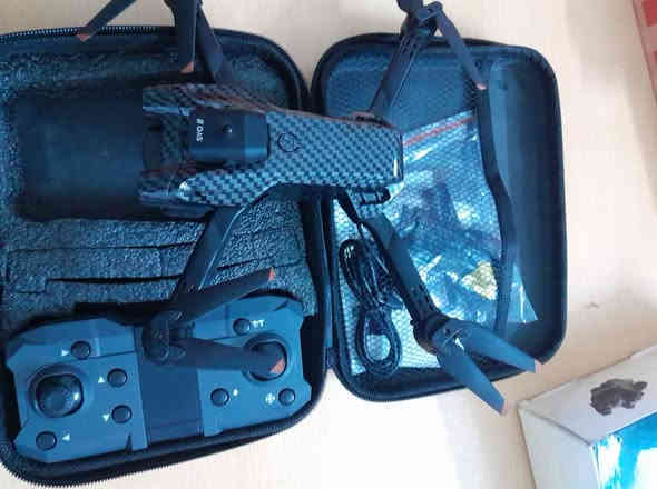 السلام عليكم اخوتي درون عدد ٤ للبيع شلع او بدون مومشكله
جديد وشغالات ونوعيات كلش زينه ومواصفات للاستفسار 
*********** مكاني بغداد
