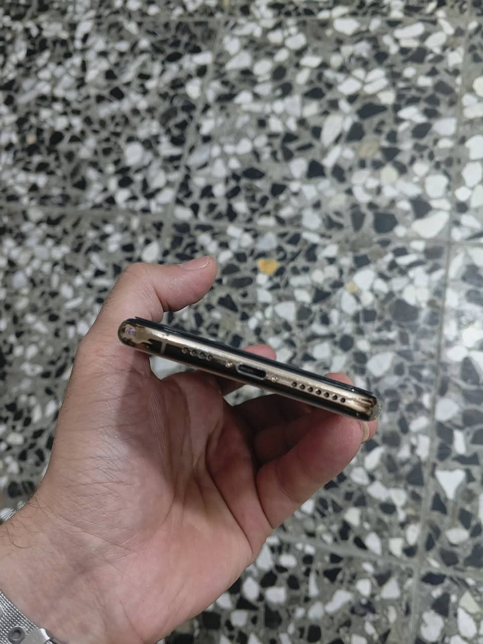 السلام عليكم للبيع ايفون xs max بلادي ممفتوح وتر ذاكرة 256 بطارية 76 جهاز نظافه موضحه ب صور كلشي ممبدل ب جهاز فقط هاي الكم خط ب شاشه مماثرات ع لمس نهائي شراي اتصل مكاني بغداد الدوره سعر 160 بي مجال حك الجية استفسار 
*********** 
ممتواجد فيس شراي فقط اتصل او واتساب
