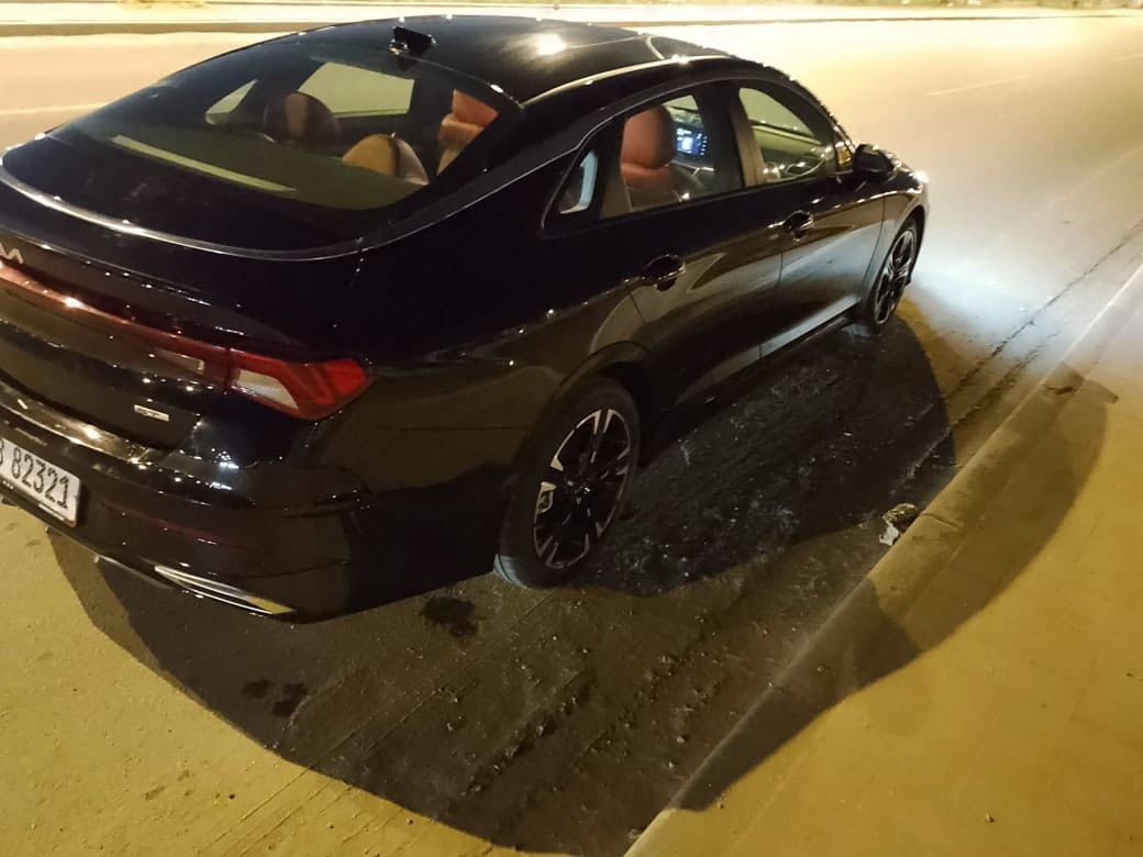 كي فايف جيتي لاين موديل 24
ماشية 17 الف 
فول عدا الفتحة
داخل احمر 
حادث كلش خفيف بنيد فقط بدون دواخل بدون راديترات  
ايرباك الدركة فقط 
باسمي حره 
السعر 200 ورقة 
***********
