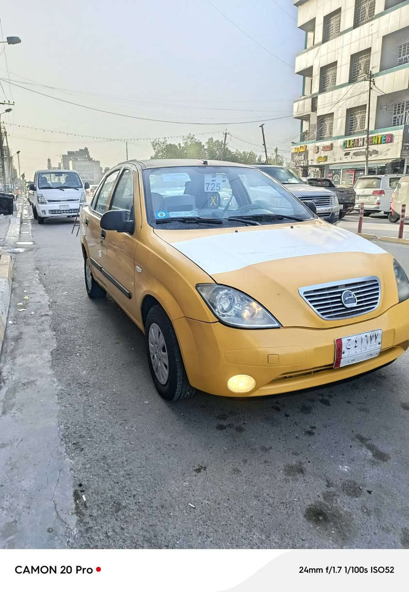 سلام عليكم ورحمه الله 
طيبه موديل 2015 سياره لا تبديل ولا صبغ فقط هلالات
كير ومحرك خير من الله هيه وغرامات مصفره رقم الجديد باقي عل تثبيت 
تبريد شغال صدر مامي خلفي خير من الله 
سياره مال جناي مكان السياره بغداد الجديدة شارع المسبح 
السعر 42 وبي مجال حك الجيه 
***********
