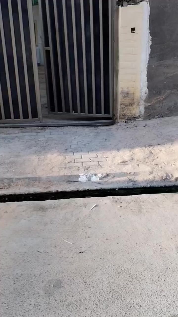 اعلان ٢١٣
للبيع دار طابو صرف ٢٥٠م حي الجامعه ام العصافير طابق واحد مسلح غرفتين وهول وبراني ومطبخ وصحيات السعر ١٧٥مليون قابل للتفاوض
للاستفسار *********** مكتب السكن للعقار بالقشله مجاور حسينية مجلي
