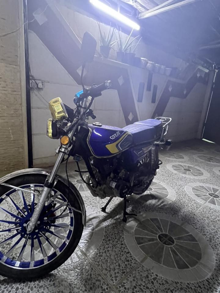 السلام عليكم دراجه للبيع سيفان محرك اسود  موديل ٢٥ دراجه حلوه وما ناقصه كلشي الدراجه  ملاحضه مبدلا دبلات ولايت  السعر ٧٥٠قفل ***********
