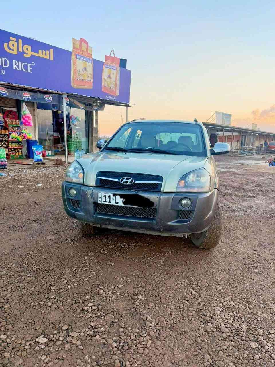 سلام عليكم توسان2008 رقم بغداددولي فول مواصفات مكينه2700 كير ومحرك 6سلندرحداديه كفاله تخم تاير 
 جديد مال جناي جاهزه الاخير تبريد شغال بيها3قطع بدون داخل
شاشه كبيره كامره خلفيه 
مثبت سرعه 
  السياره كلش جديده 
العنوان صلاح الدين بيجي 
رقم الهاتف‭0787 699 4828‬
السعر95وبيها مجال 
الاتصال***********
