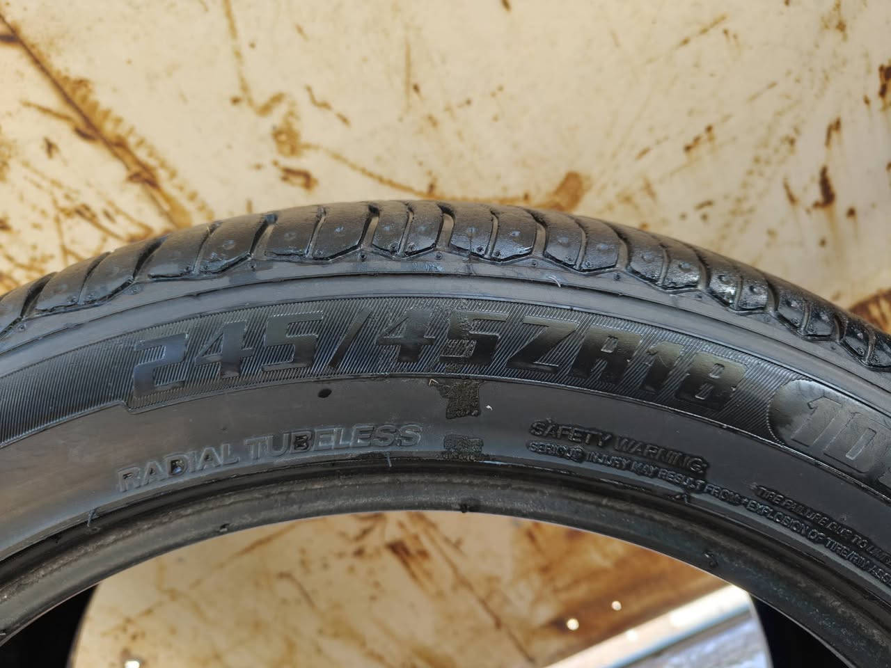 السلام عليكم للبيع مسجل سوناتا هوه الكفر مالته + كفر ثاني مال سوناتا 2011 وزوج تايرات حجم 18 مال سوناتا خليجي نص عمر المسجل والكفرات 70 الف والتايرات 40 مكاني الفلوجة ***********
