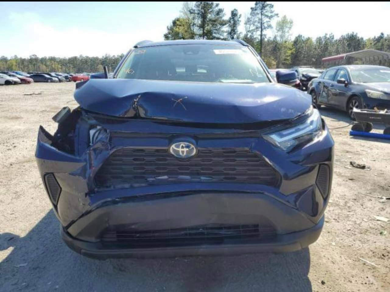 راف 4 هايبرد وارد امريكي فور ويل موديل 2022 فئه xle
للبيع ب 245 ورقة 
***********
