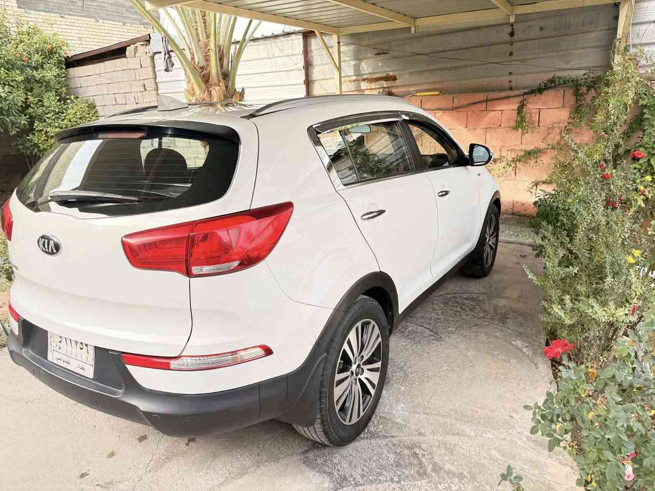 سلام عليكم سبورتج موديل 2015 خليجي رقم بغداد فول بنوراما بدون صبغ سونار منشور معه صور ماشية 164 مكانها بغداد رايدها 160 بيها مجال ***********
