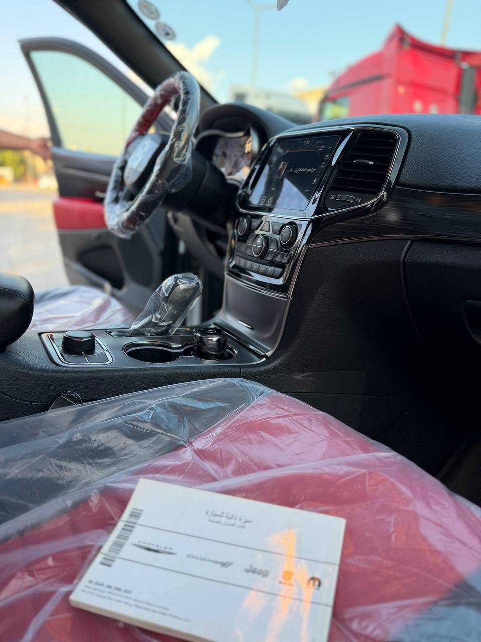 السلام عليكم
‏JEEP GRAND CHEROKEE 2020S
عدد المسافات 
(٤٦) الف ك 
جيب فئة:    S
موديل:     2020
مكينة:     V6 3.6

خليجي مكفول (وكالة هارلم) رقم اربيل ✅

المواصفــات 

بانورامـــا
رادار جانبـي نقطة عميـاء رادار خلفـي
كشنات جلد 
ستيرن هيتـر + كهرباء
نظام توقف اوتـو ستوب
حساسـات امامي خلفي
صندوك كهربائـي
سماعات سستم صـوت

بصمة و تشغيل عن بعـد
كيج الكترونـي
نظام متعدد اوتو للطرق
مري قلاب وشفط

العنوان بغداد البياع حي العلام
للاستفسار: ***********
اتصال او واتساب
