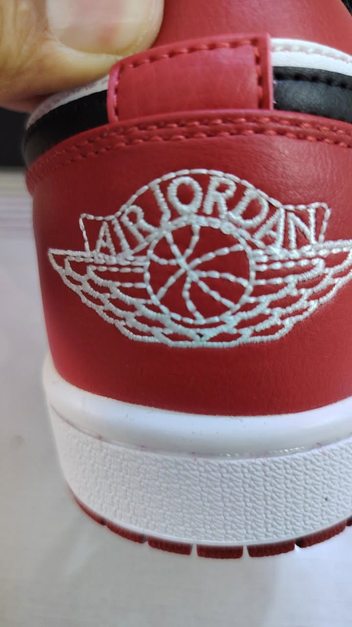 حذاء رياضي ماركه NIKE  صنع اندنوسيا قياس 34
خلي سعرك


**إذا كنت صاحب هذا الإعلان وتريد حذفه لأي سبب، رجاءا أرسل رسالة إلى الدعم الفني**