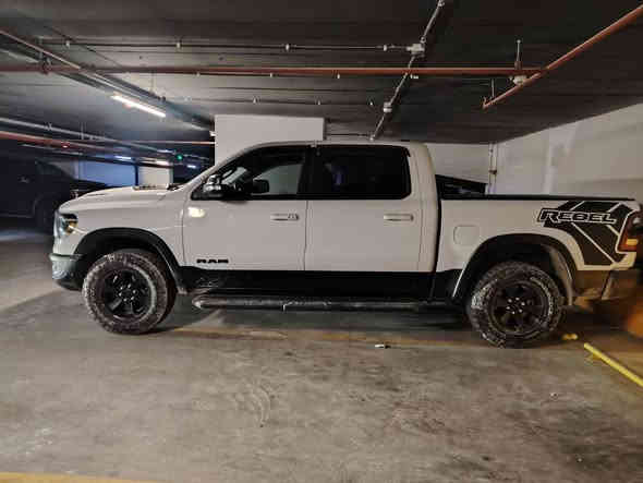 Dodge ram 2022 rebel
دۆج رامی مواسەفاتی ڕەبێڵ فول فول 
پانۆراما 
ڕادار و کامێرای 360
ئۆتۆ برێک
ڕادار
8 پستۆن
شاشە گەورە
90,000 km ڕۆشتوە
فول فول ئەو مواسەفاتی بە مێشکت ناێت تێیدایە
زۆر کەم ڕۆشتوە یەک دەستە
ڕەنگی سپی و سپۆڕتە
سەیارەکە 8 پستنە بێزارە لە قوەتی
تایەیی جەبەلی بیلادیە
کتابی یاسای جام ڕەشی لەگەڵە
هەزە و سەنەوی و ژینگە و ڕێگەو بانی نوێیە. 
بەناوی خۆمانە. 
سەیارەکە کلین تایتەڵە 
داوای 46،000$
بۆ زانیاری زیاتر تلفون بکە 
0750 468 7750 أربيل
