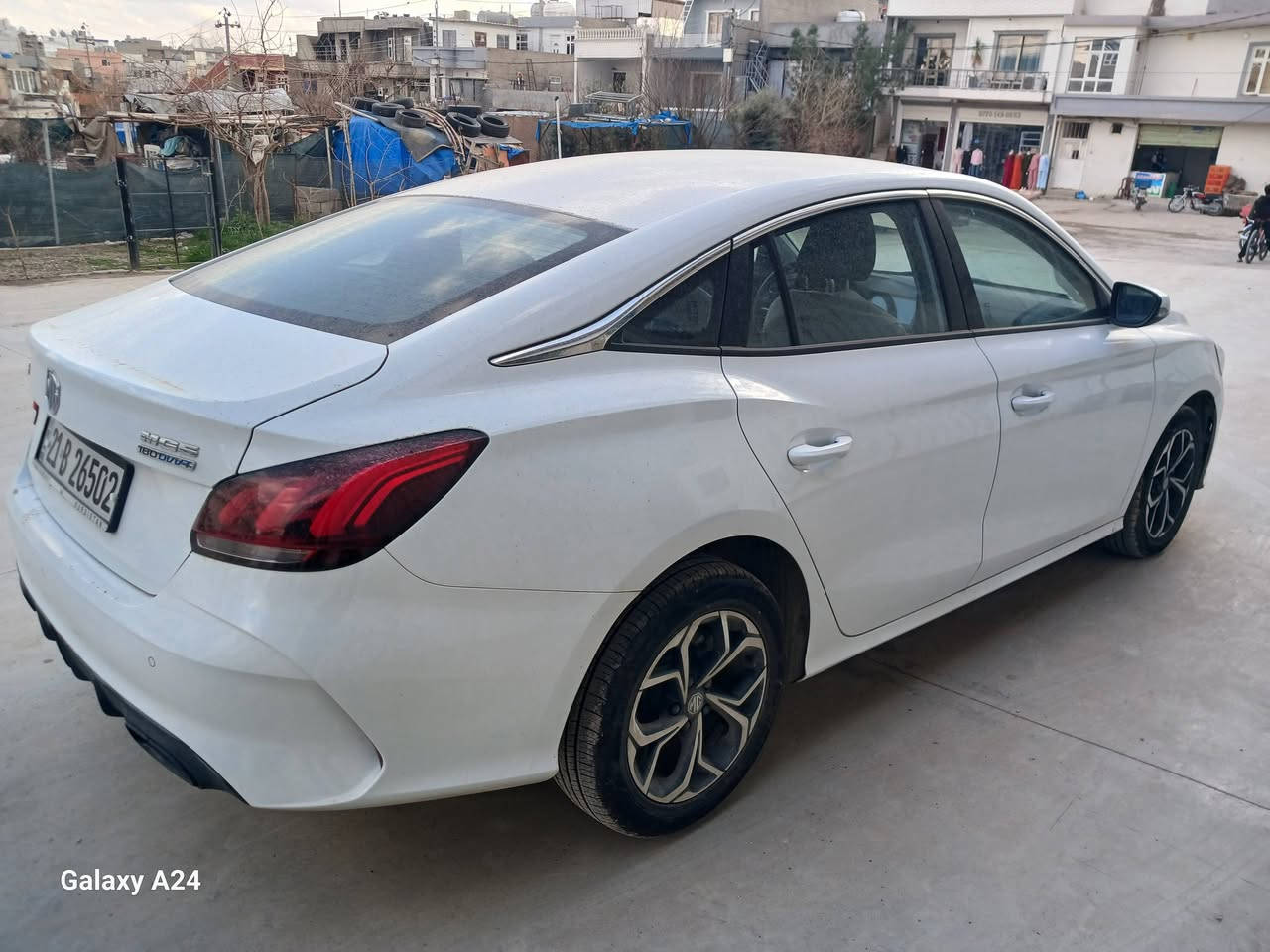 سڵاوی خواتان لێبێت برایان
ئێمجی جیتی گێڕ عادی مۆدێل 2025 بۆ فرۆشتن ، تەنها 1250 کیلۆمەتر ڕۆشتووە بۆیاخ تەنکه و بەسەنەویش جیتیە ، بۆیاخ و سارد و شوخت و قوپاوی نیە تەنها یەک چاڵی بچووکی هەیە و تەواو ، سەیارەکە زۆر تازەیە و عەزێت نەدراوە هی ماڵی خۆمە و هی مەعرەز نیە ، سعری 105 گەڵا و معامەلەیەکی کەم ، برا شیرینەکەم هەر کەس مشتەریە با نامە بنێرێت یان تەلەفونکات ئەیخەمە سەرچاوم جوابی کۆمێنت نایەمەوە ، وە تکایە ماڵەکە  مەشکێنە ئەگەر سعرت پێ رۆرە ئەوە هەیە زیاتر ڕۆشتووە و هەرزانترە و لەخزمەتانام .
0770 551 34 13 سیم و واتس ئاپ 
0751 192 29 69 ڤایبەر
