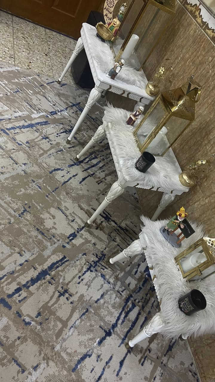 بيع مستعجل 
غرفة نوم تسگام ضخمة وخشب ثقيل 
مع كامل ملحقاتها 
ملاحظة / بيبان الكنتور الوسط سلايد 
وميز المراية وجوانب الجرباية الدواليب مشمولين بالغرفة هم 
مع طبلات العدد 4 ع كتر


**إذا كنت صاحب هذا الإعلان وتريد حذفه لأي سبب، رجاءا أرسل رسالة إلى الدعم الفني**