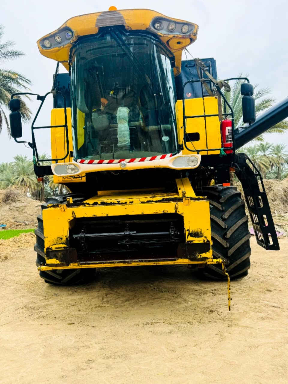 حاصده انيو هولند للبيع مكفوله كفاله عامه 
نوع cs540 هايدرو 5 بلم  موديل 2005 
طبله 17 
العنوان الحله الحمزه الغربي الخميسيه 
***********
***********
