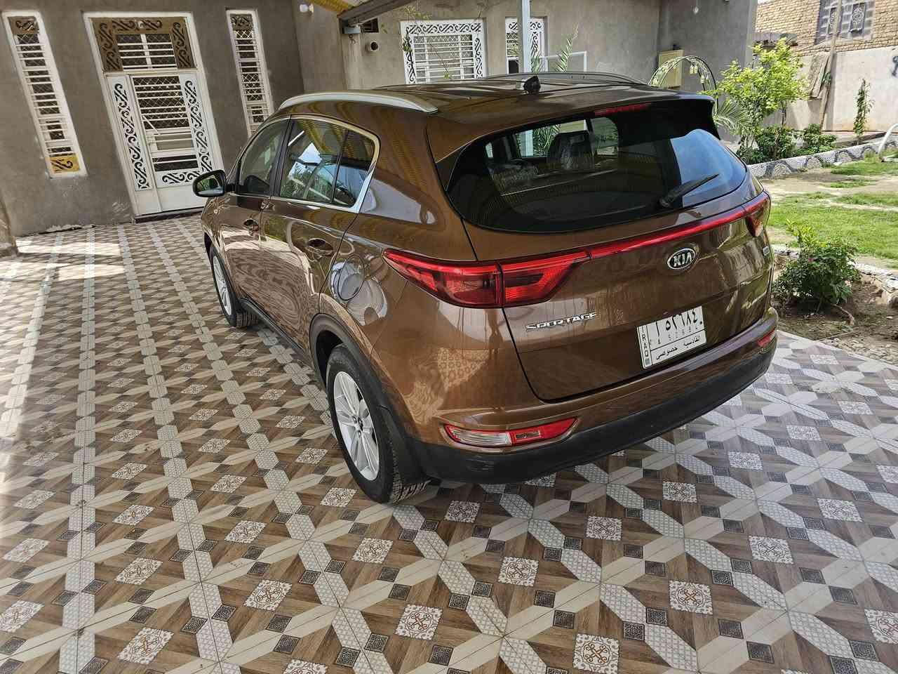 سلام عليكم سبورتج ١٧ وارد سعودي جديده بنعنه الكلمه 
بيها ثلاث قطع صبغ اثر شخوط فقط رقم قادسيه سنويه ل٢٩
مكينه مامفتوحه عل وضع الشركه حداديه وكير وتبريد تتفئه تخم تاير ماشيه ١٣٦ السياره بسمنه سعر ١٣٠ قفل وذا اكو مراوس بقل ترهم مكان السياره ديوانيه دغاره ***********
