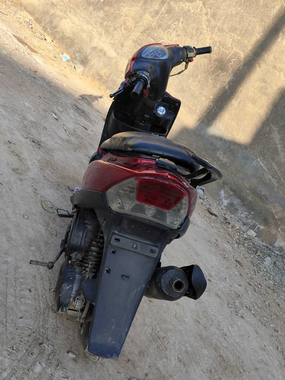 سعر 475 اقرة التفاصيل
ماكس عدلة * الـ يابان
بوشة 49 اصل * محرك بلاد
لون مميز دم الغزال* 
كهربائيات شغال * 
عقل رياضي * 
صالنصة FM مع القبق 
دراجه ضررها الباتري مالها ضعيف *
رقم *********** المكان حي العباس
