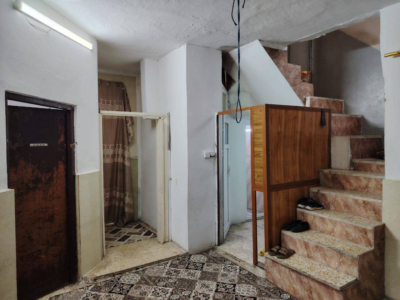 اعلان  16

دار للبيع حي السلام قرب سايدين معمل كاشي 

165م ( 20م✖️8.25م ) طابقين استقبال هول 5 غرف 

💲السعر على تلغرام 
https://t.me/walidhamo
🏢 مكتب النجمة للعقار
📍 الموقع: بعويزة – قرب محطة السادة
📲 ***********
📲 ***********
